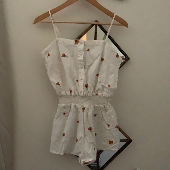 𝅺FOREVER21 Floral Embroidered Romper White - Picture 1 of 7
